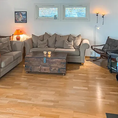 4 Bedroom Awesome In *