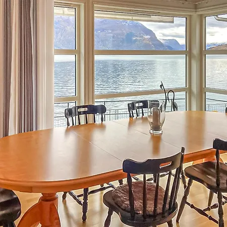 4 Bedroom Awesome In