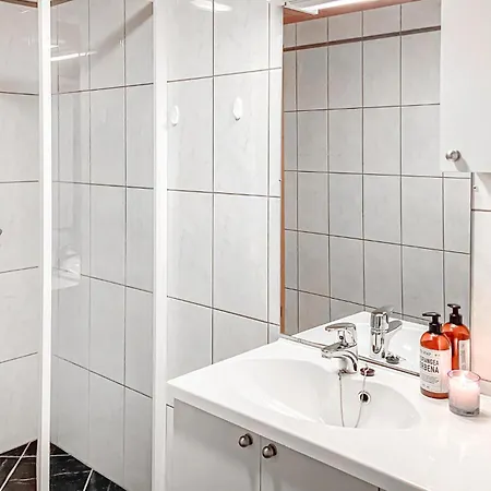 4 Bedroom Awesome In *