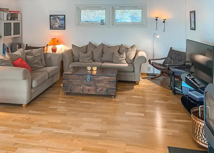 4 Bedroom Awesome In *