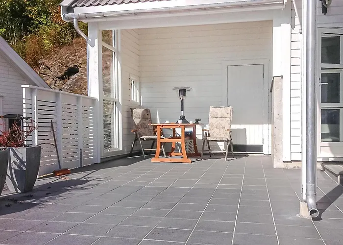 4 Bedroom Awesome In Ferienhaus