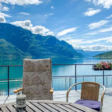 4 Bedroom Awesome In Luster