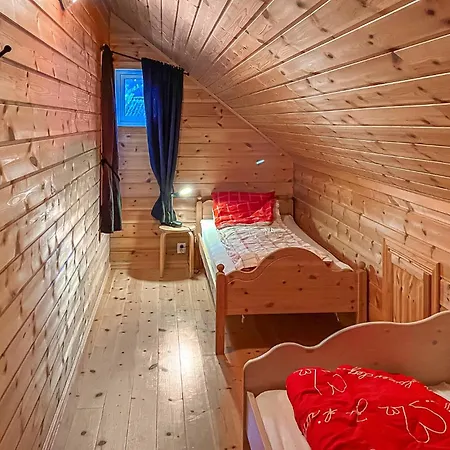 4 Bedroom Awesome In Luster