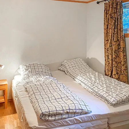 בית נופש 4 Bedroom Awesome In