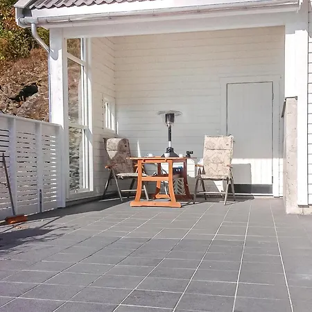 4 Bedroom Awesome In Semesterbostad