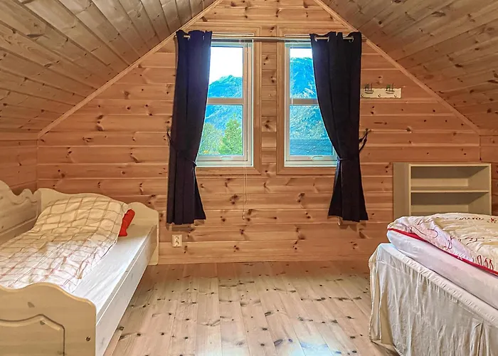 4 Bedroom Awesome In Nyaraló Luster